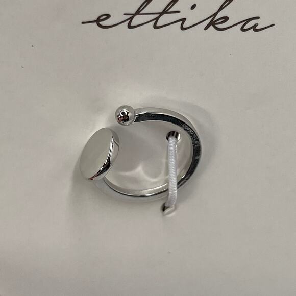 Ettika Fashion Jewelry Silver Round Flat Top Open Ring GTR240 NWT Size 7 - Picture 1 of 4